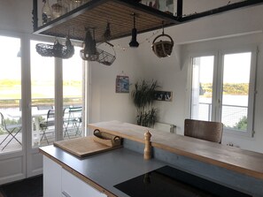 Mikrowelle, Ofen, Herdplatte, Geschirrspüler