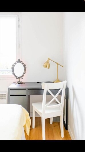 Interior - Magnificent, bright, modern and very quiet apartment with terrace. (Lyon)