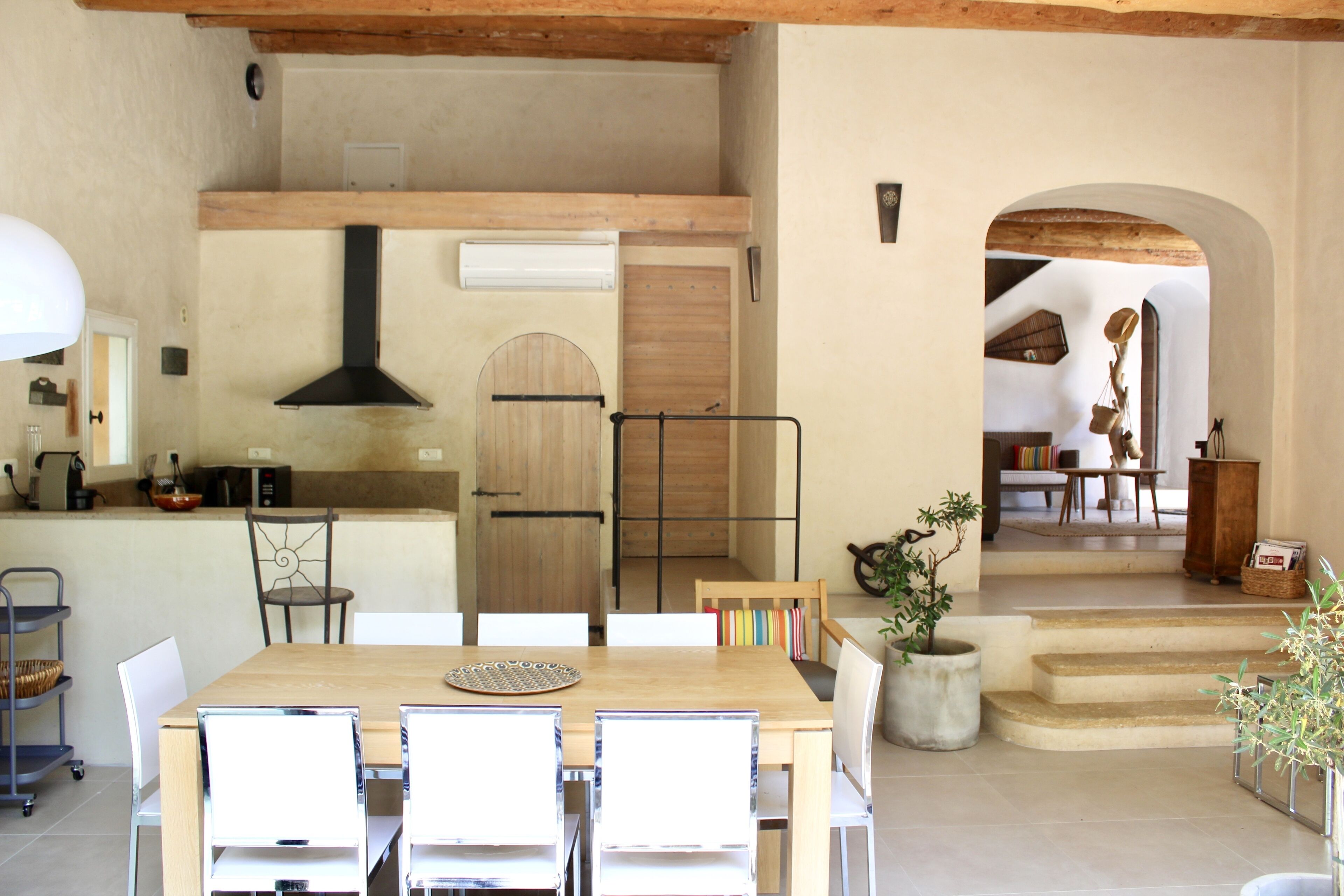 privatization of the hamlet of Garandeau couch 50 p. and reception room of 200 p.