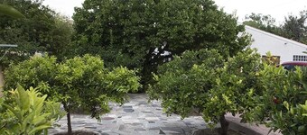 Beautiful renovated villa with private pool on a 1000 m² plot, very quiet.