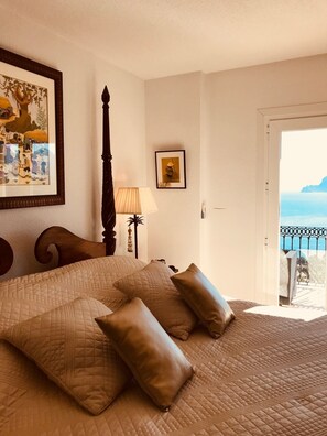 3 chambres, fer et planche à repasser, Wi-Fi gratuit, draps fournis