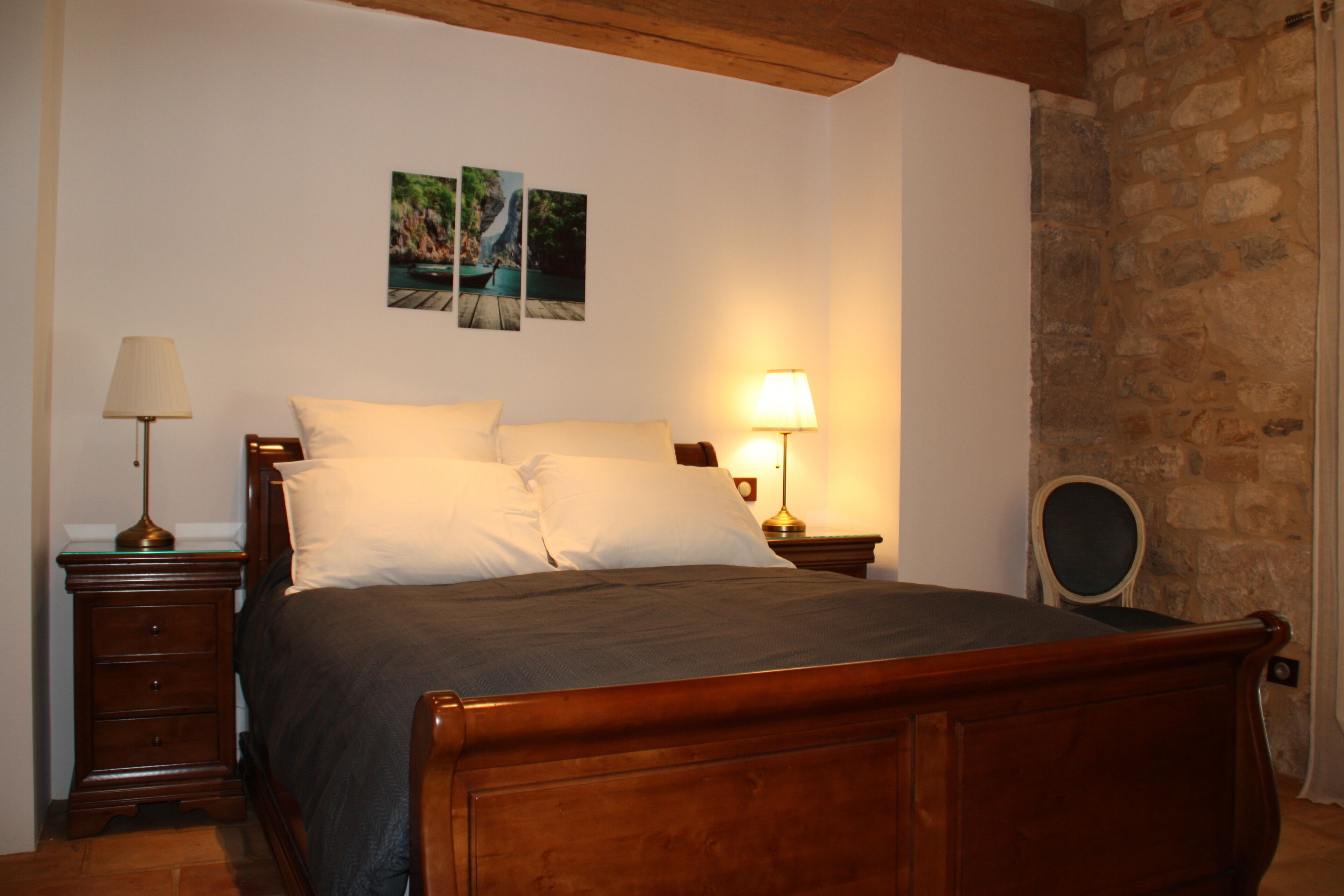 Luxurious stone house of 140 m2, in Montpellier Pic-Saint-Loup, sauna and spa.