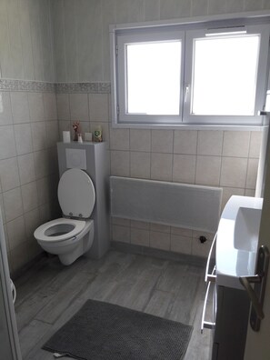 Shower - Detached house 4 to 6 people in peace, 5 minutes from the sea on foot 8), (Criel-sur-Mer)