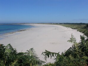 Beach nearby - Small nest in the hollow of the dunes the dunes - 200 m from the sea (Guissény)