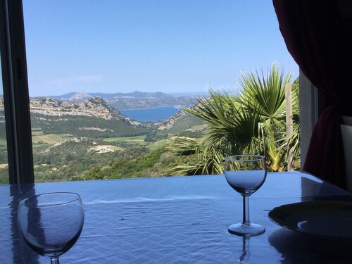 House with exceptional view over the bay of Saint FLORENT.