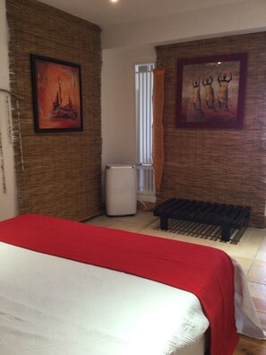 1 habitación, tabla de planchar con plancha, wifi gratis y ropa de cama 