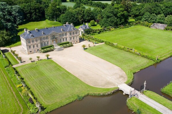 Exterior - House located in the park of the castle of Pont-Rilly in Negreville Manche (Negreville)