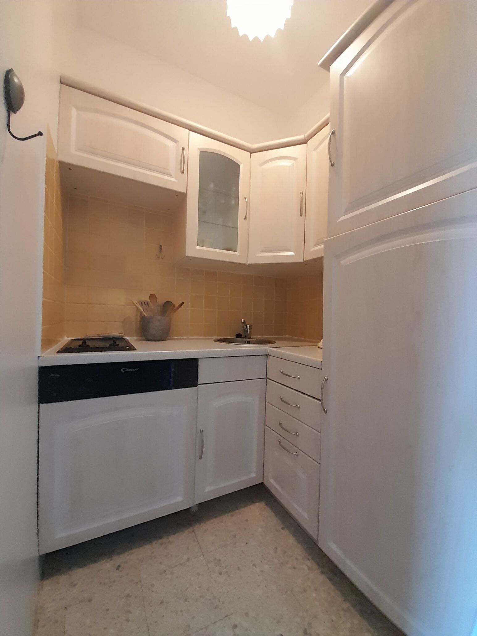 Air-conditioned apartment located 150 meters from the beach