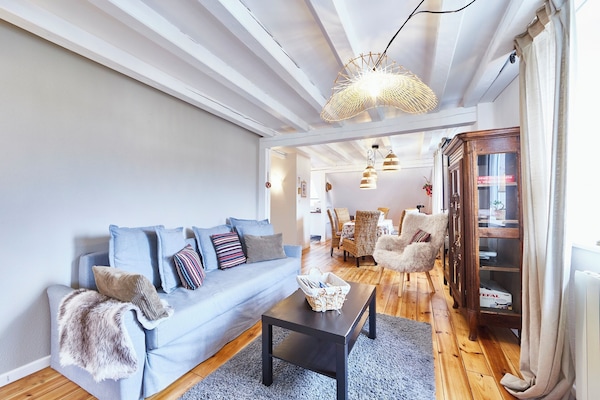 Fernseher, Kamin, DVD-Player