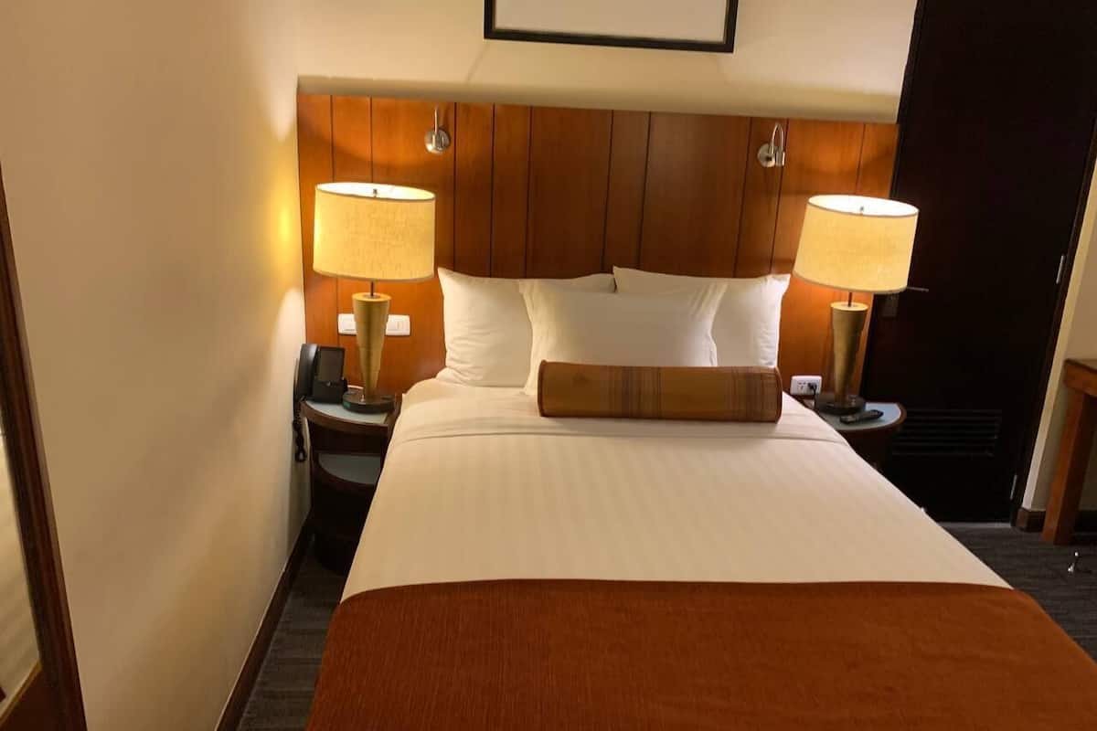 standard single room, 1 double bed | 1 bedroom, minibar, in-room safe, desk