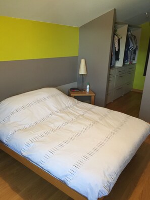 2 bedrooms, iron/ironing board