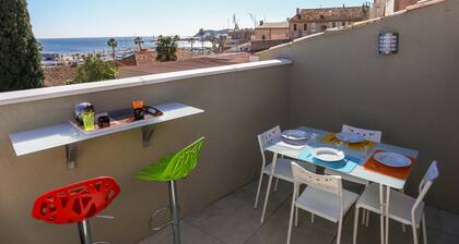 DUPLEX WITH GARAGE BETWEEN BEACHES AND TOWN CENTER