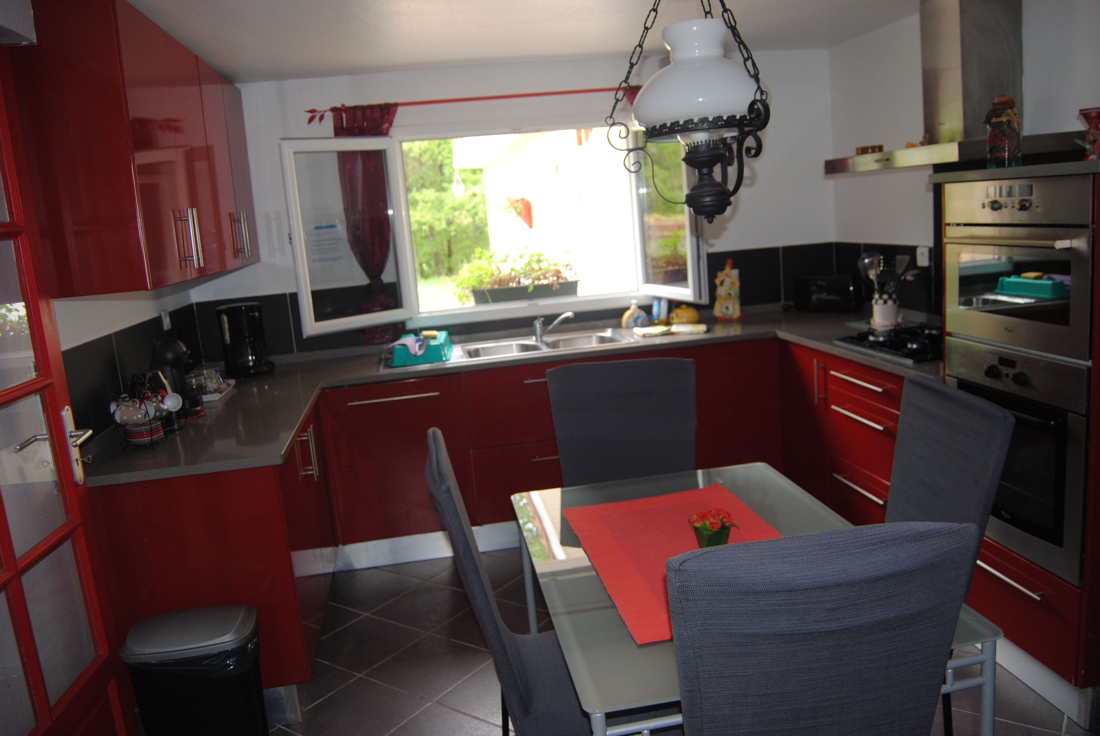 APARTMENT IN VILLA TYPE F4 IN GARDEN WITH POOL