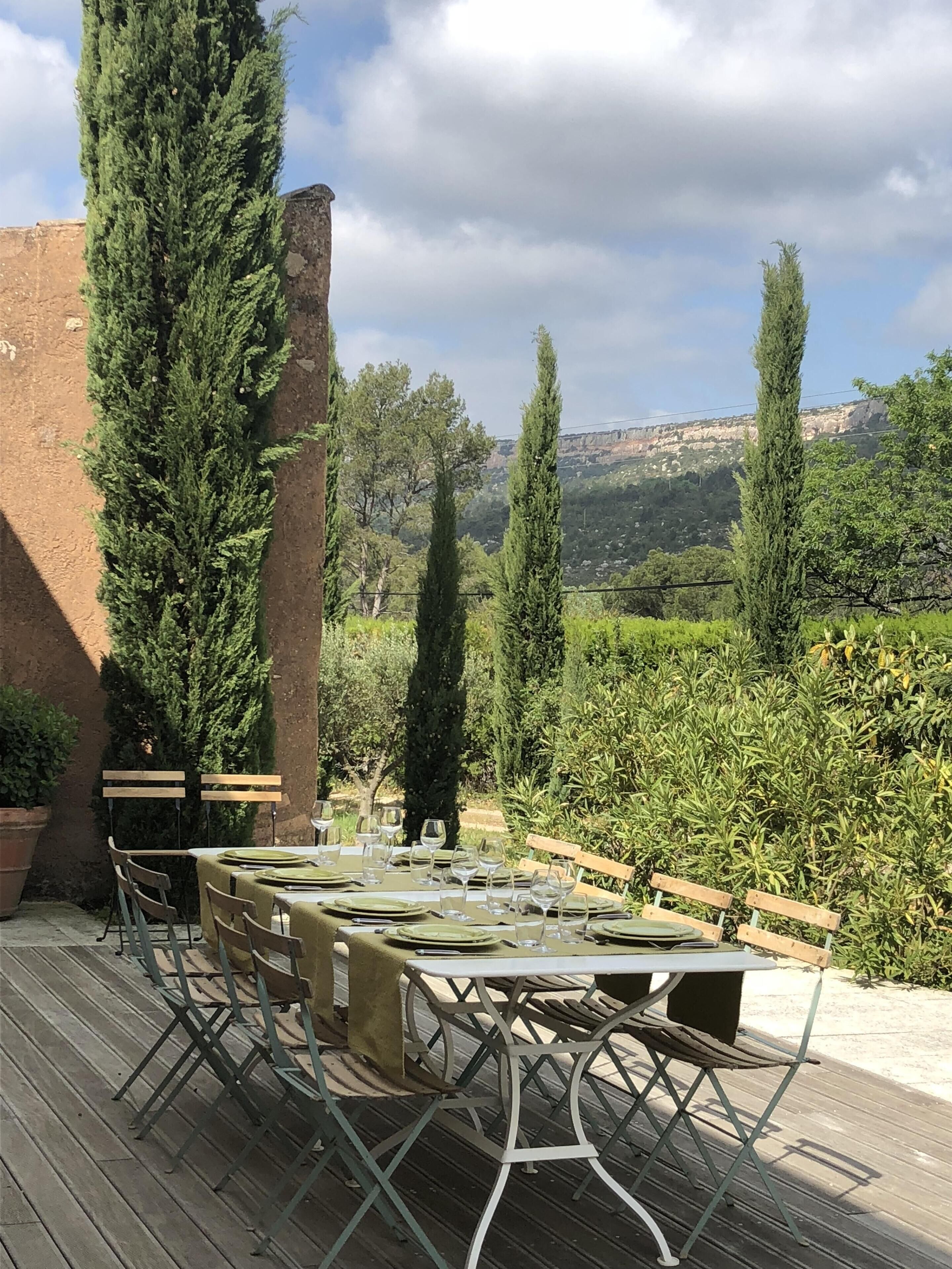 Outdoor dining