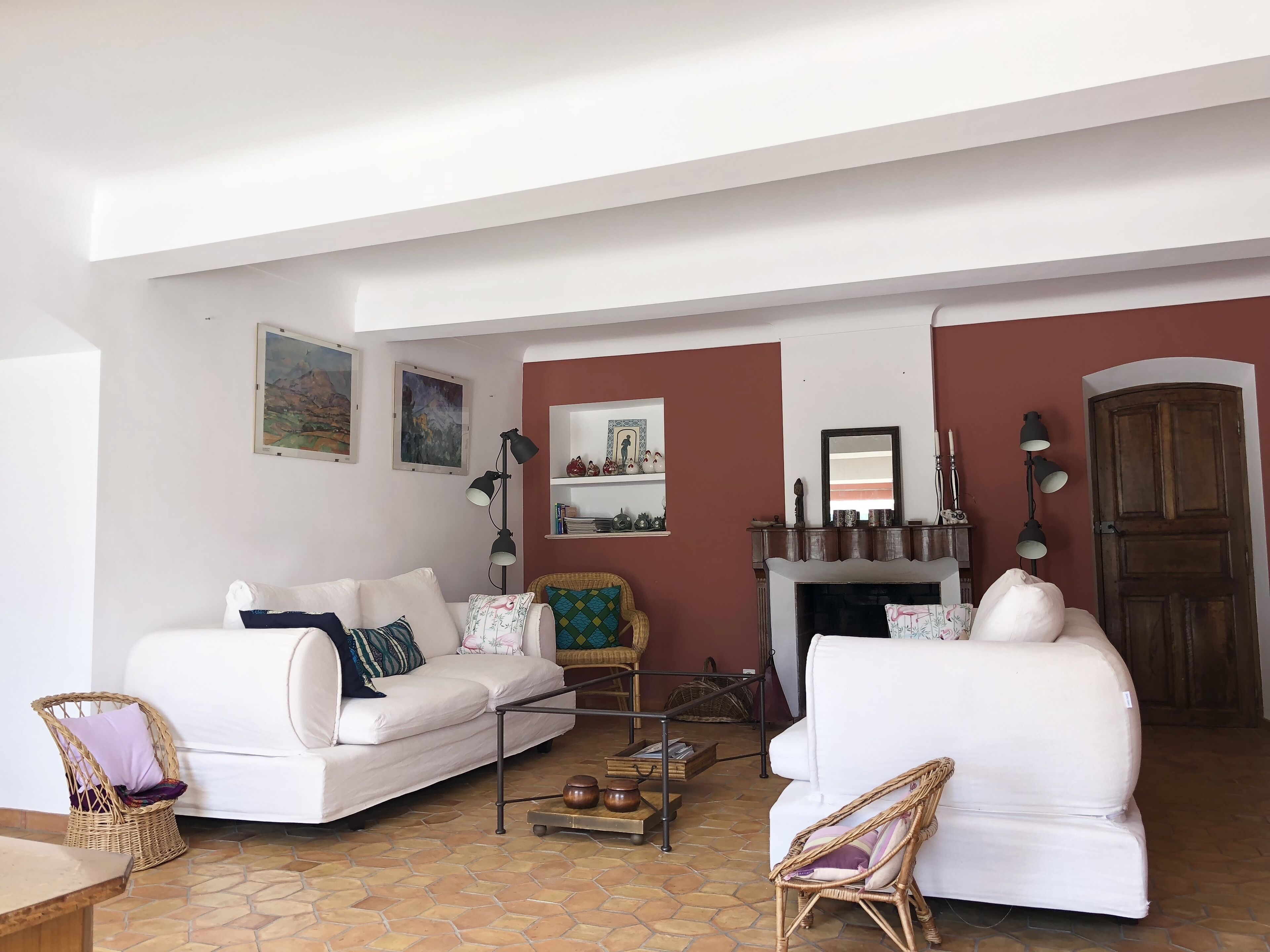 Provencal farmhouse with private tennis pool, Sainte Victoire view near Aix en Provence 