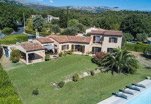 Exterior - Independent Villa with Large Pool and Summer Kitchen (Châteauneuf-Grasse)