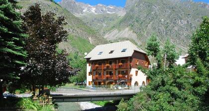 Appartement 6 personnes + balcon pleins sud + Piscine et Jacuzzi