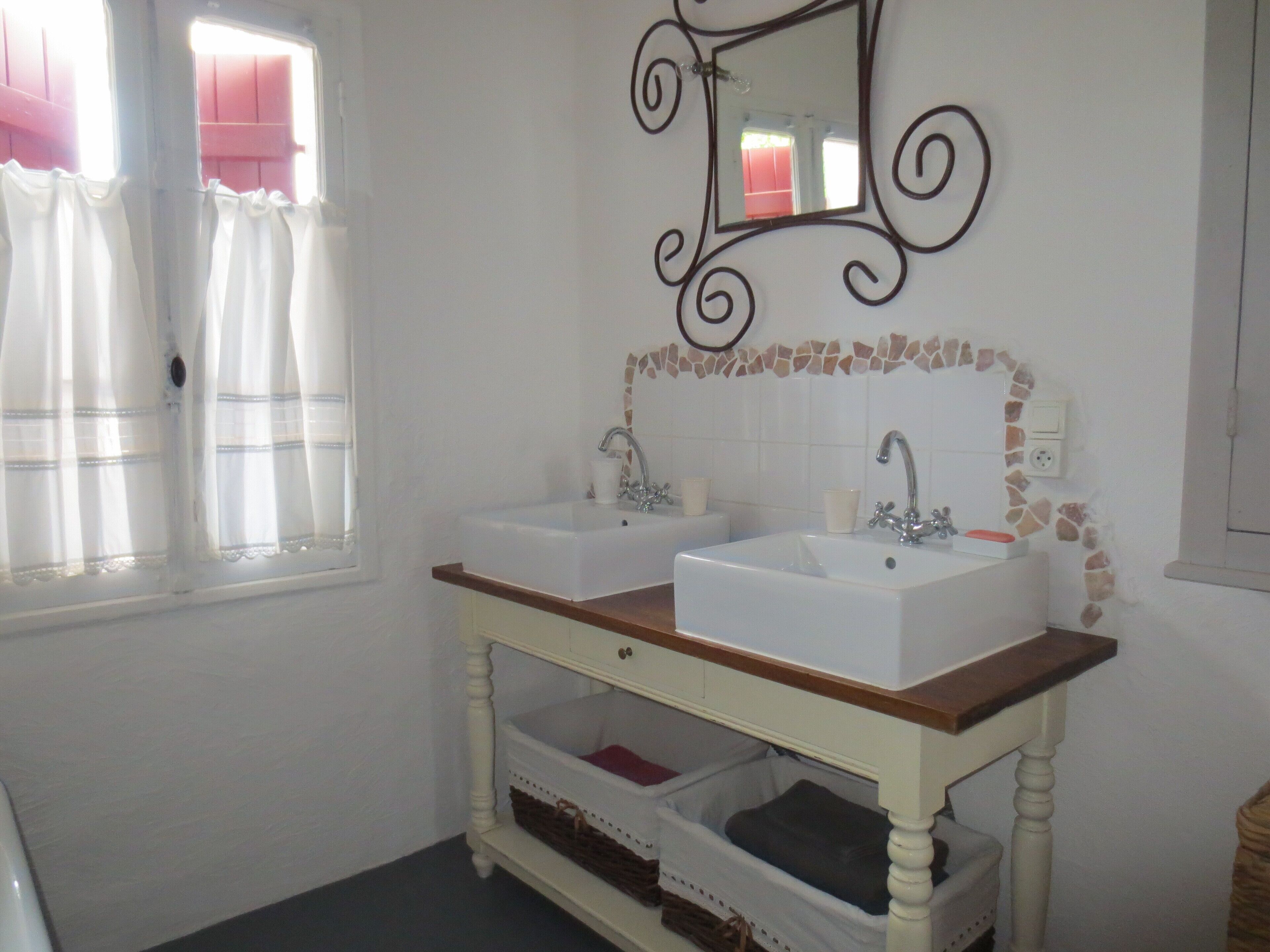 Pretty typical Basco-Landaise house with private pool