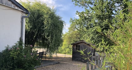 Cottage between Loire, vineyard and castles
