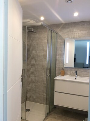 Hair dryer, towels