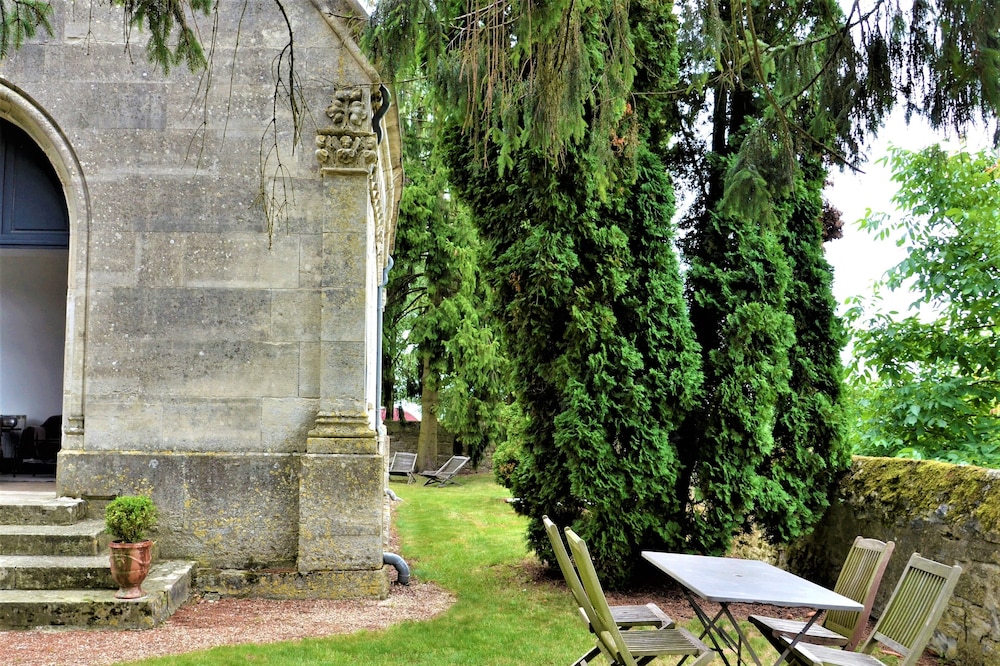Chapel dating from 1810, restored in charming cottage.