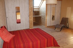 1 sovrum, strykjärn/strykbräda, internet och sängkläder