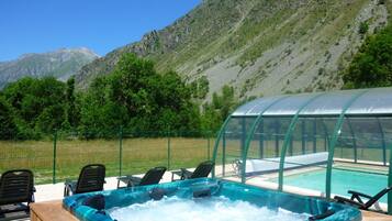 Bain à remous extérieur