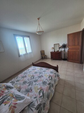2 bedrooms, iron/ironing board, travel cot, WiFi - Quiet place for a quiet holiday (Taglio-Isolaccio)