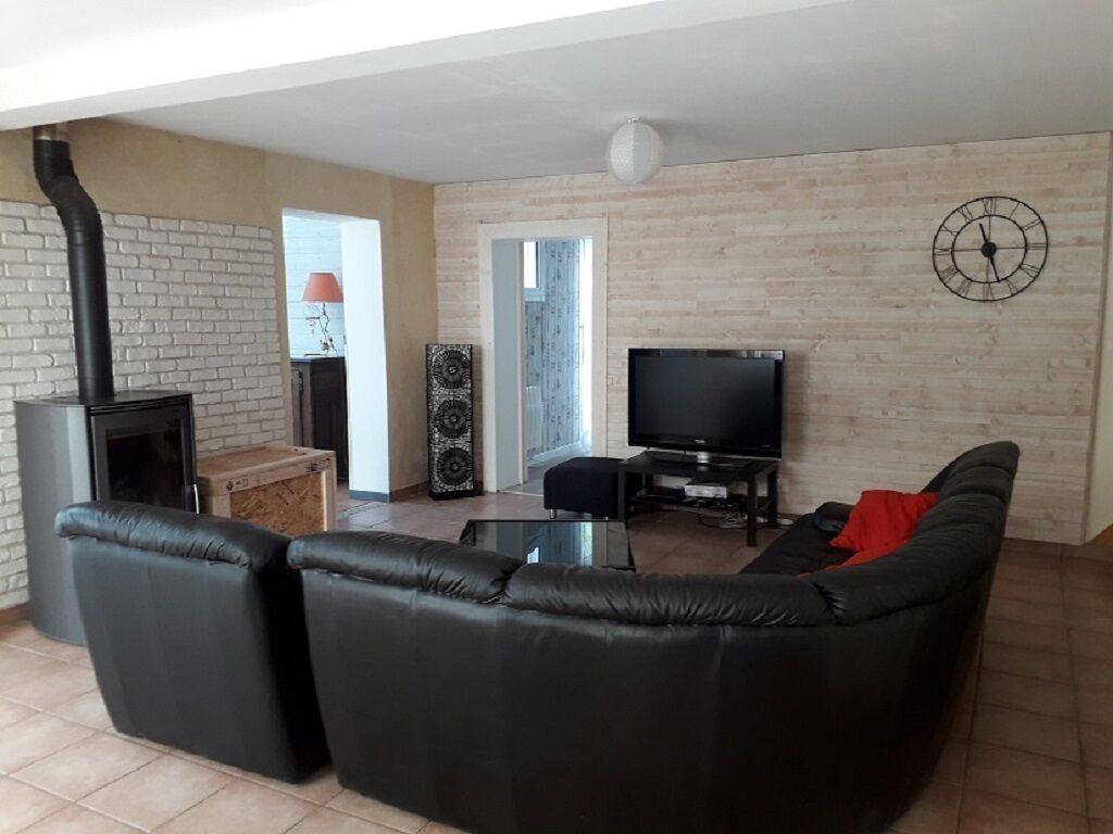 Large cottage 5 minutes from the sea