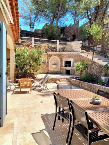 Large villa with pool in Provence near Les Baux de Provence, Nimes