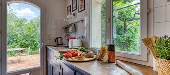  Etelä-Ranskassa JUNAS huvila uima-altaalla - Grand Garden OAKS ja oliivipuita