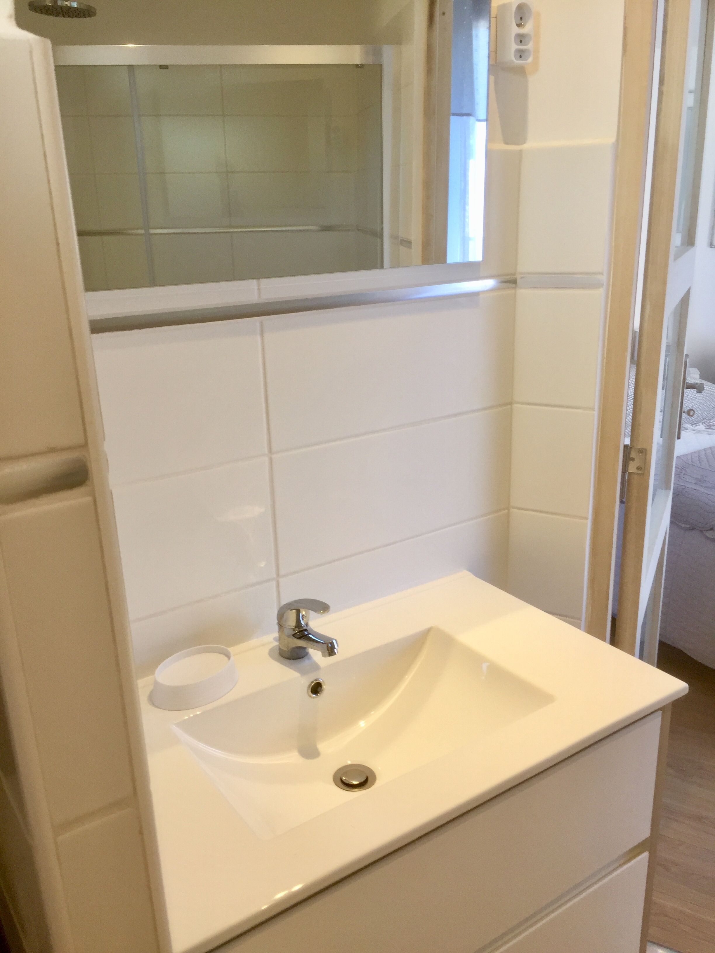 SUPERB NEW STUDIO ALL EQUIPPED WITH POOL