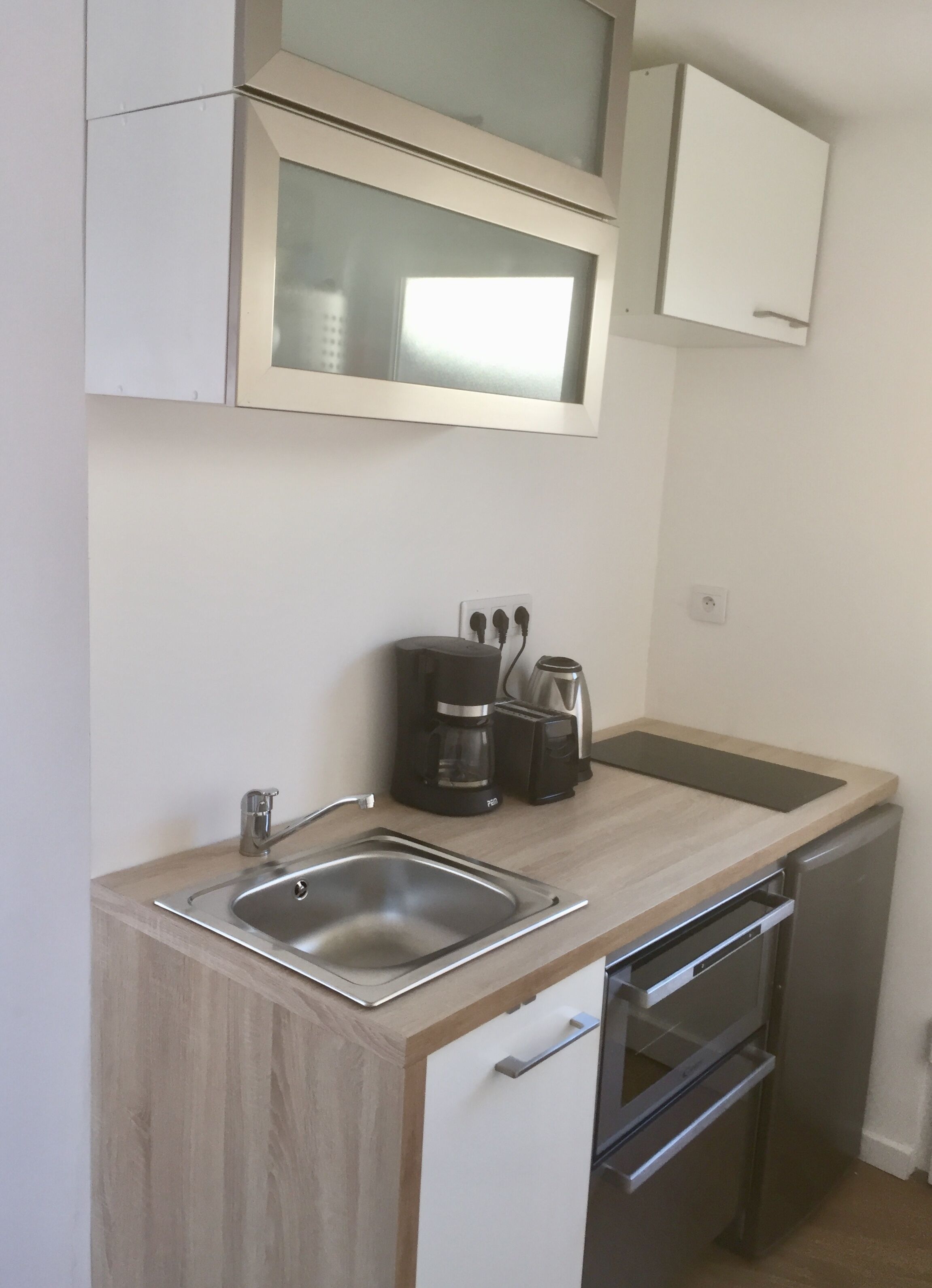 SUPERB NEW STUDIO ALL EQUIPPED WITH POOL