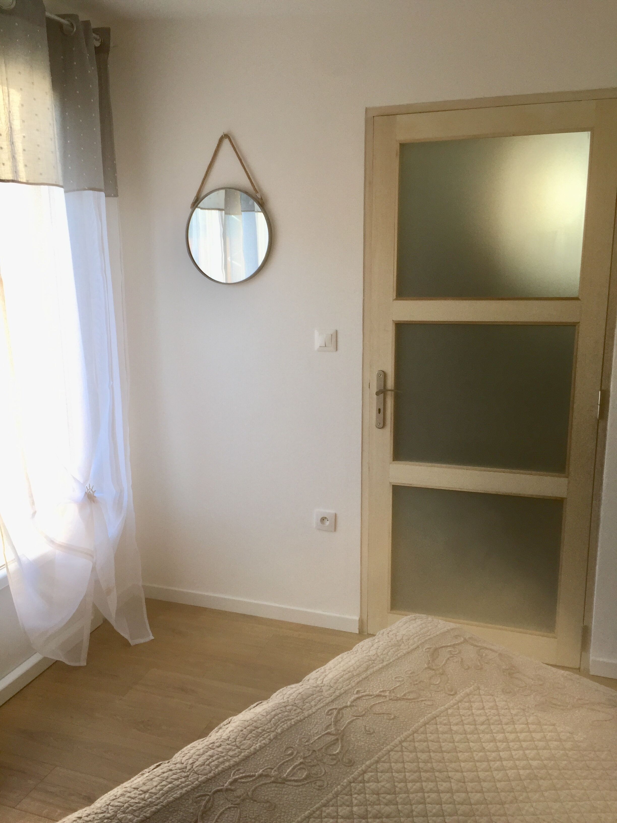 SUPERB NEW STUDIO ALL EQUIPPED WITH POOL