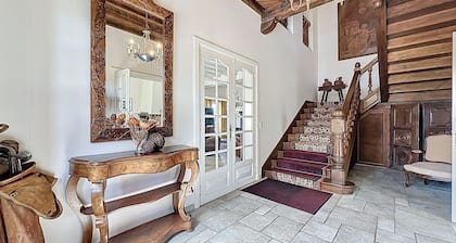 iso talo uima-altaalla, sauna, biljardi maaseudulla 14 henkilöä