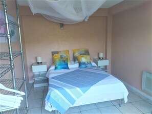 1 habitación, tabla de planchar con plancha y wifi gratis 