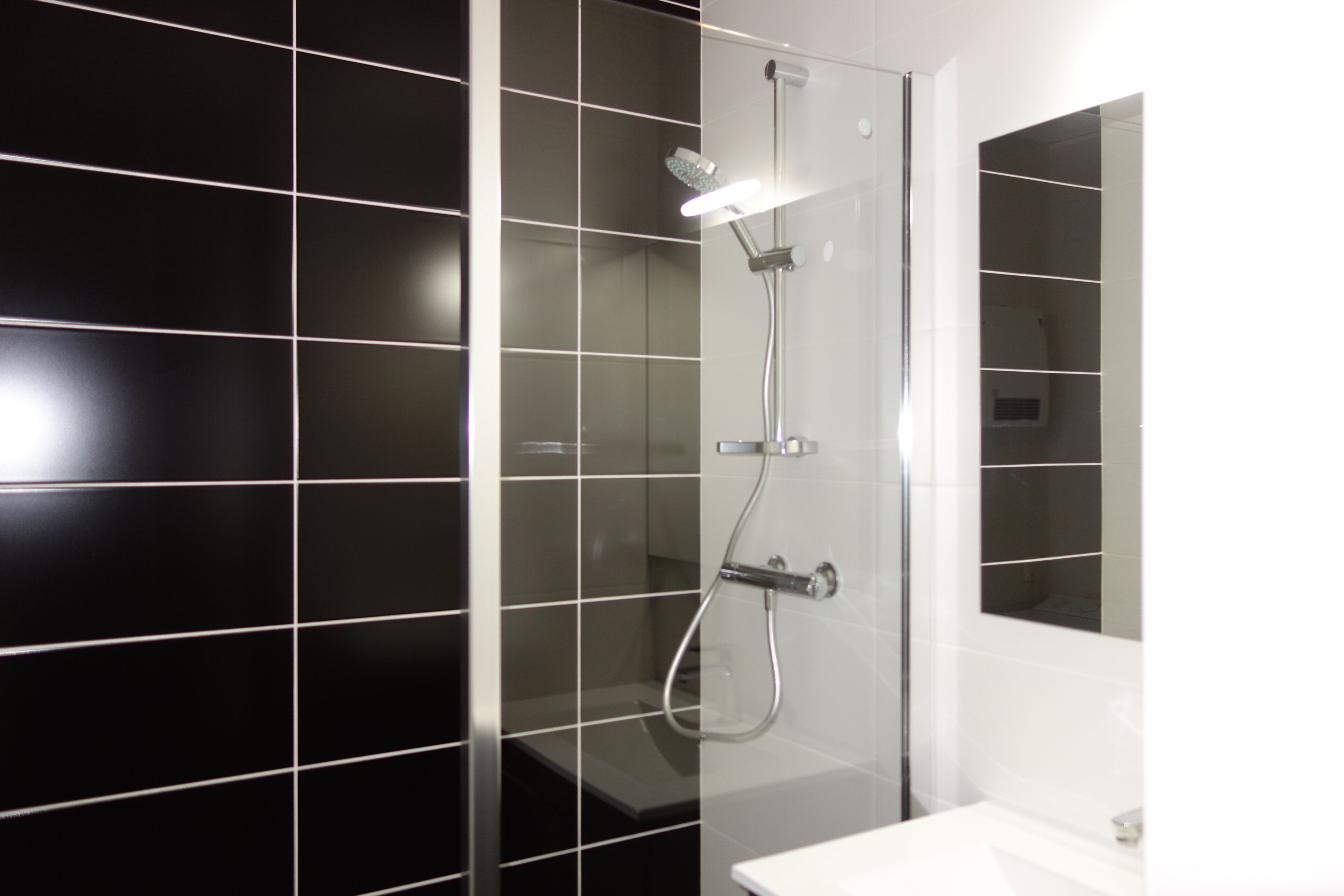 F2 COMPLETELY RENOVATED CLOSE TO THE CENTER PORT