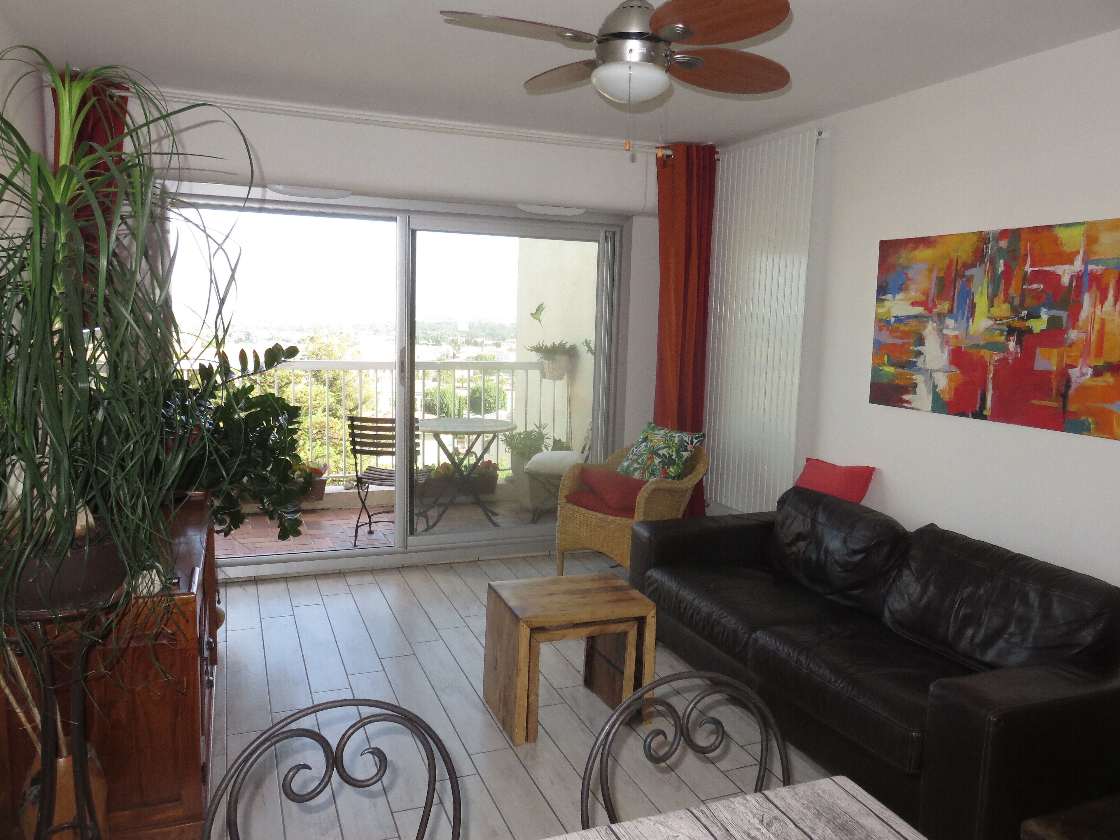 Charming T2 sea view exposed south west