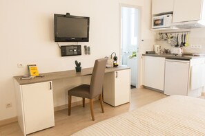 1 Schlafzimmer, Schreibtisch, Bügeleisen/Bügelbrett, kostenloses WLAN