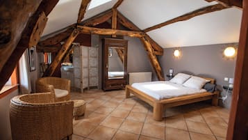 6 habitaciones, tabla de planchar con plancha, cuna de viaje y wifi