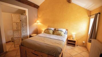 6 bedrooms, iron/ironing board, travel crib, WiFi