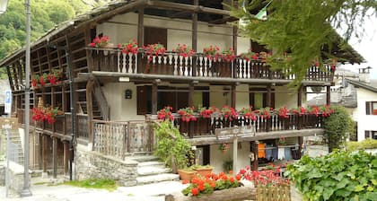 Pequeña casa italiana con carácter cerca de los lagos italianos