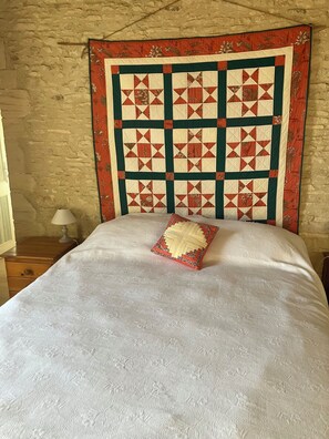 3 عدّة غرف نوم ومكواة/لوح كي وسرير سفر وواي فاي