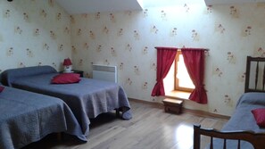 2 Schlafzimmer, Bügeleisen/Bügelbrett, kostenloses WLAN