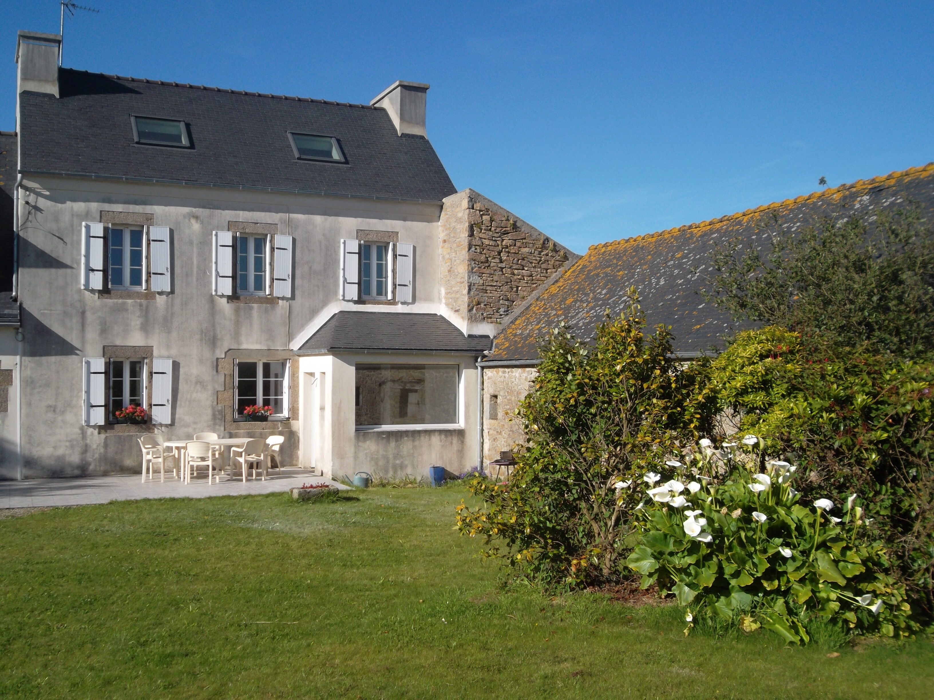 House in the heart of the Breton fjords, renovated in 2016, near the sea, wifi