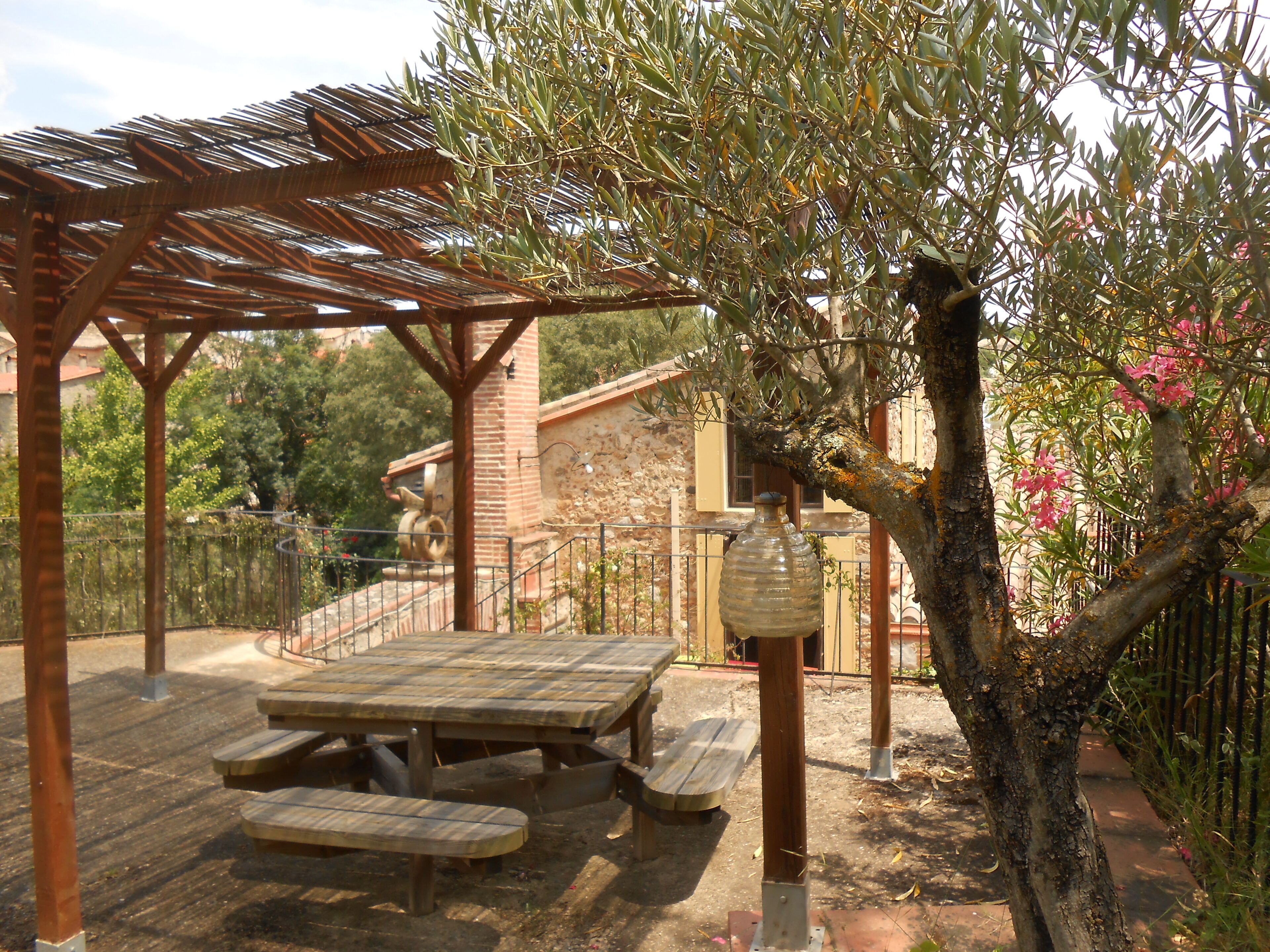 Award-winning Character Holiday Apartment in a Catalan Farmhouse ("Albéniz")