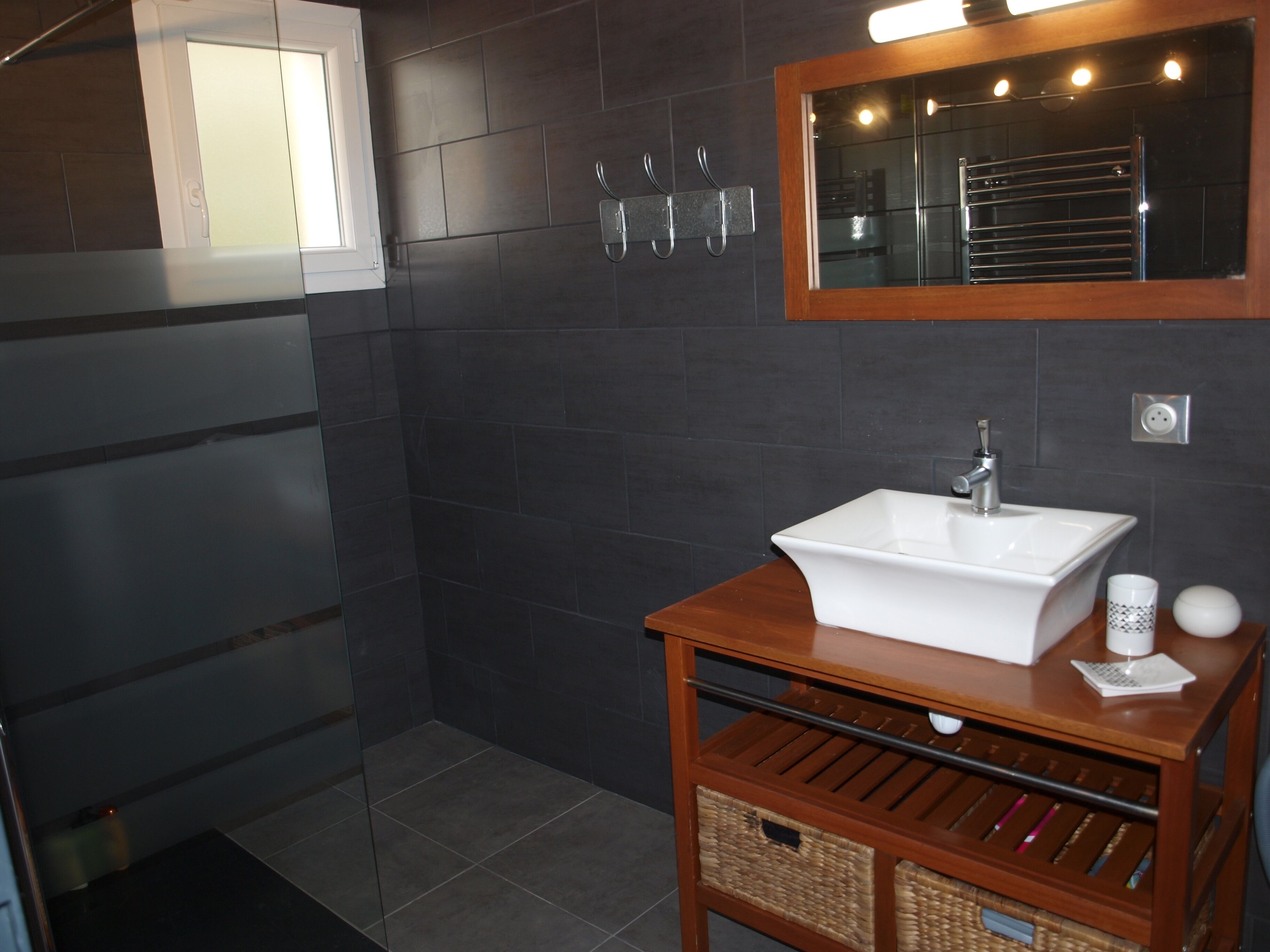 Pied à terre Girls from the gardens