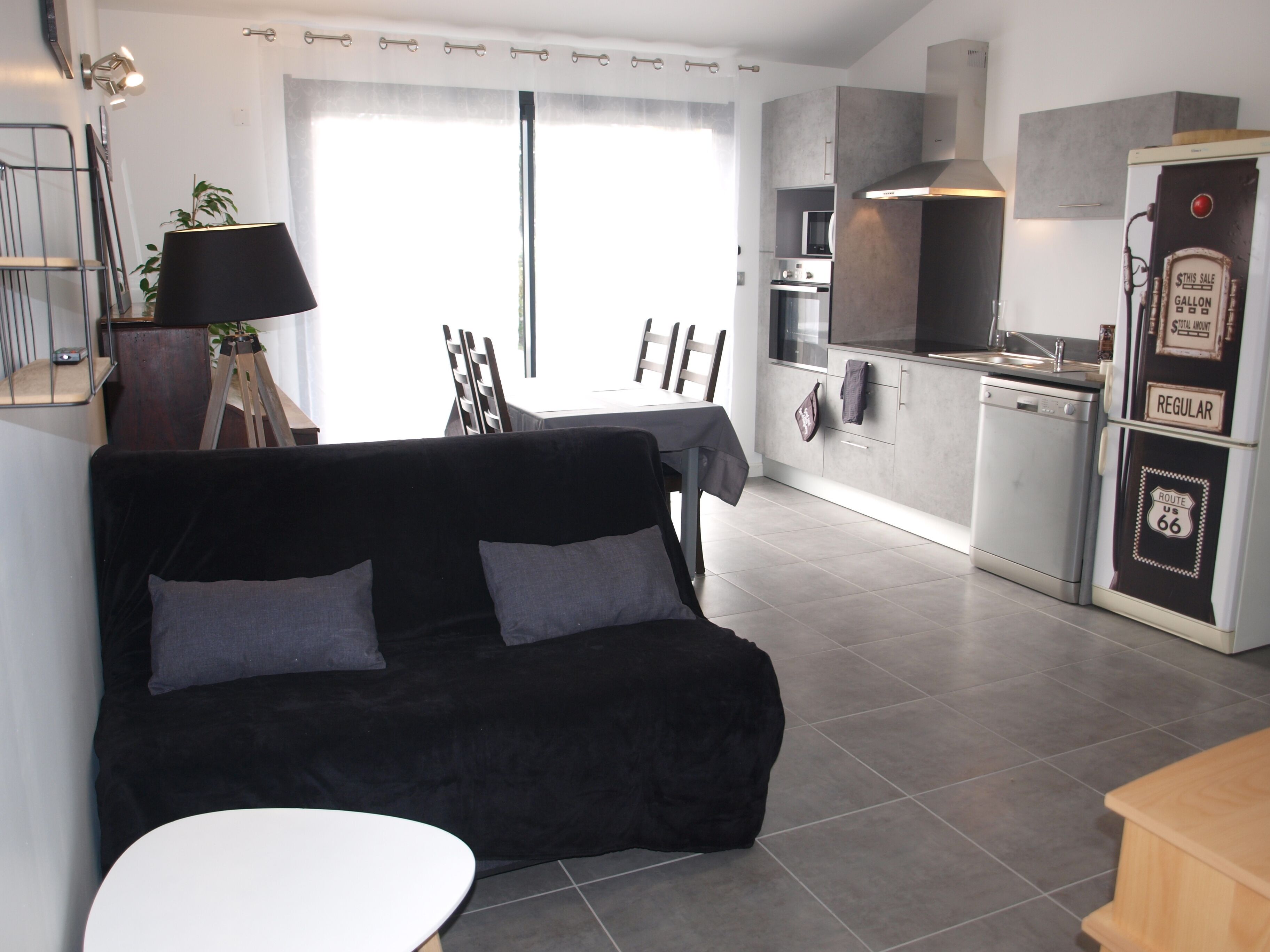 Pied à terre Girls from the gardens