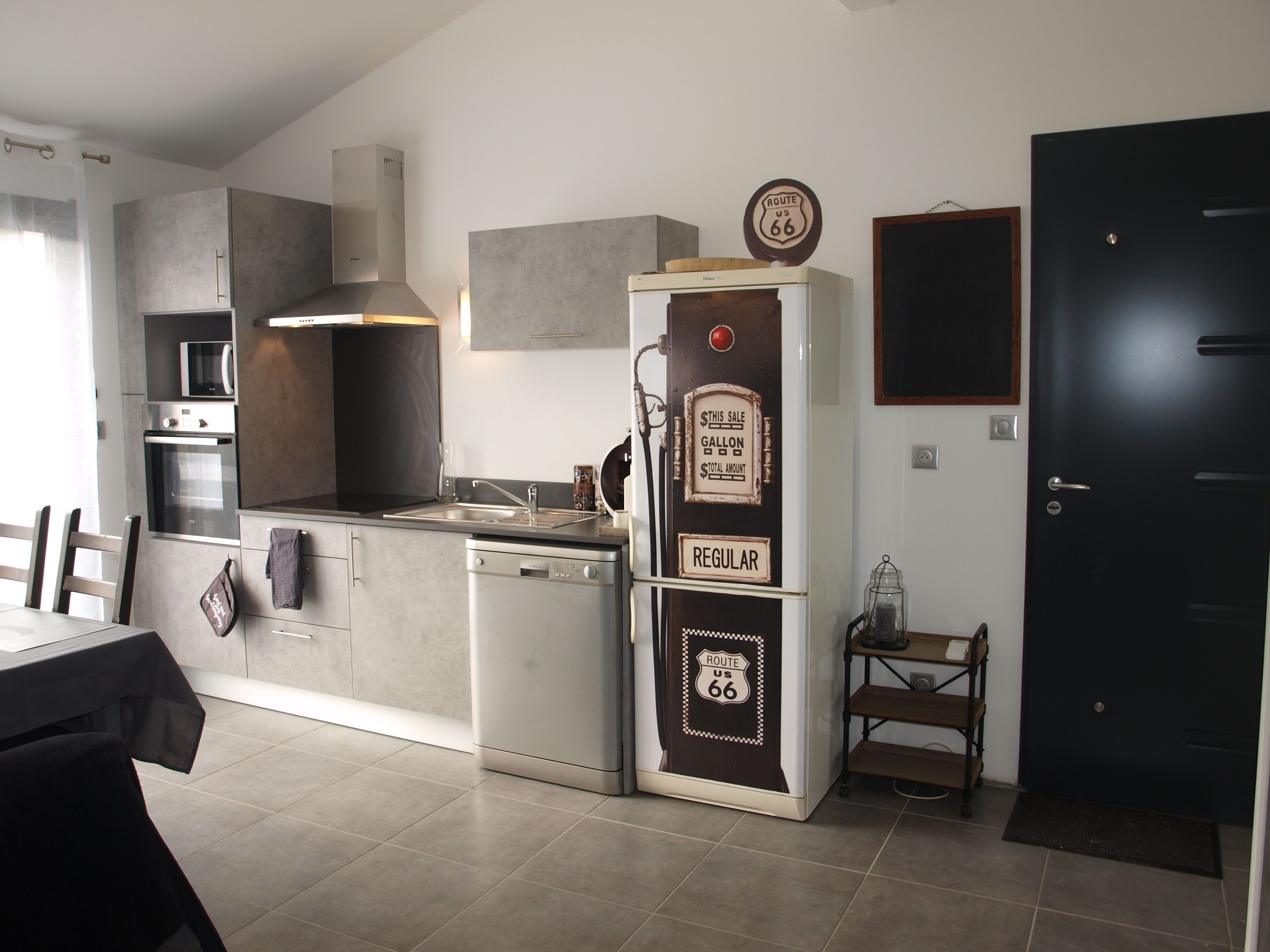 Pied à terre Girls from the gardens