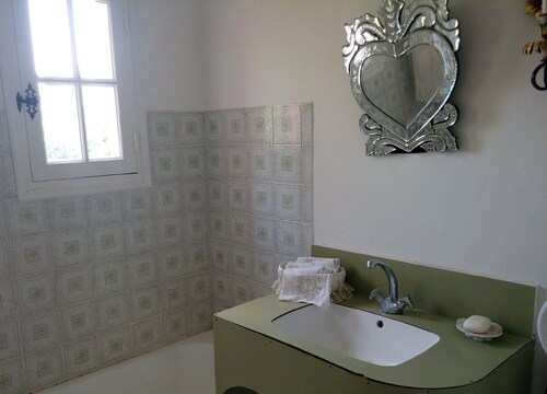 Chambre avec acces jardin et piscine